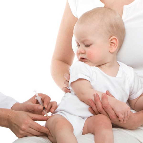 Почему много прививок на первом году жизни